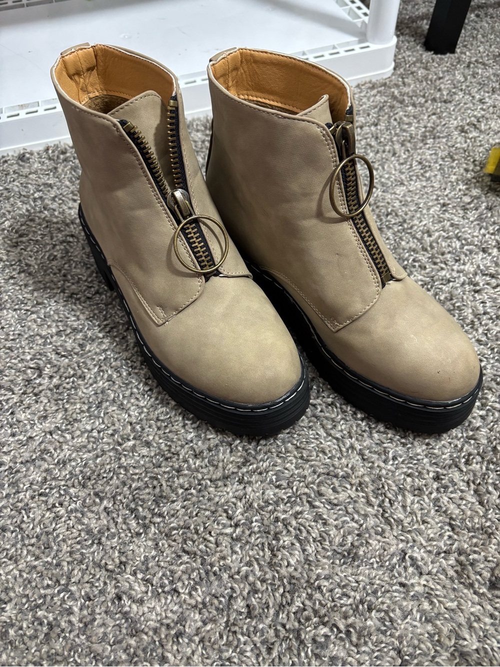 Seven7 Black Logo Tag Inside Tan Shoe